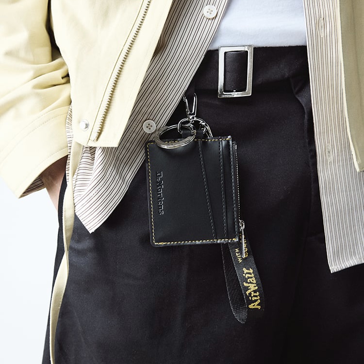 カジュアル【Dr.Martens】ブラックレザー カードホルダー 🃏新作カードホルダー🃏スタッフコーデ紹介☺︎ │ドクター